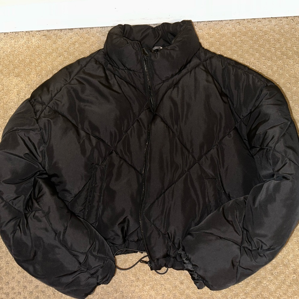 Women's Classic Black Puffer Jacket - Picture 3 of 5